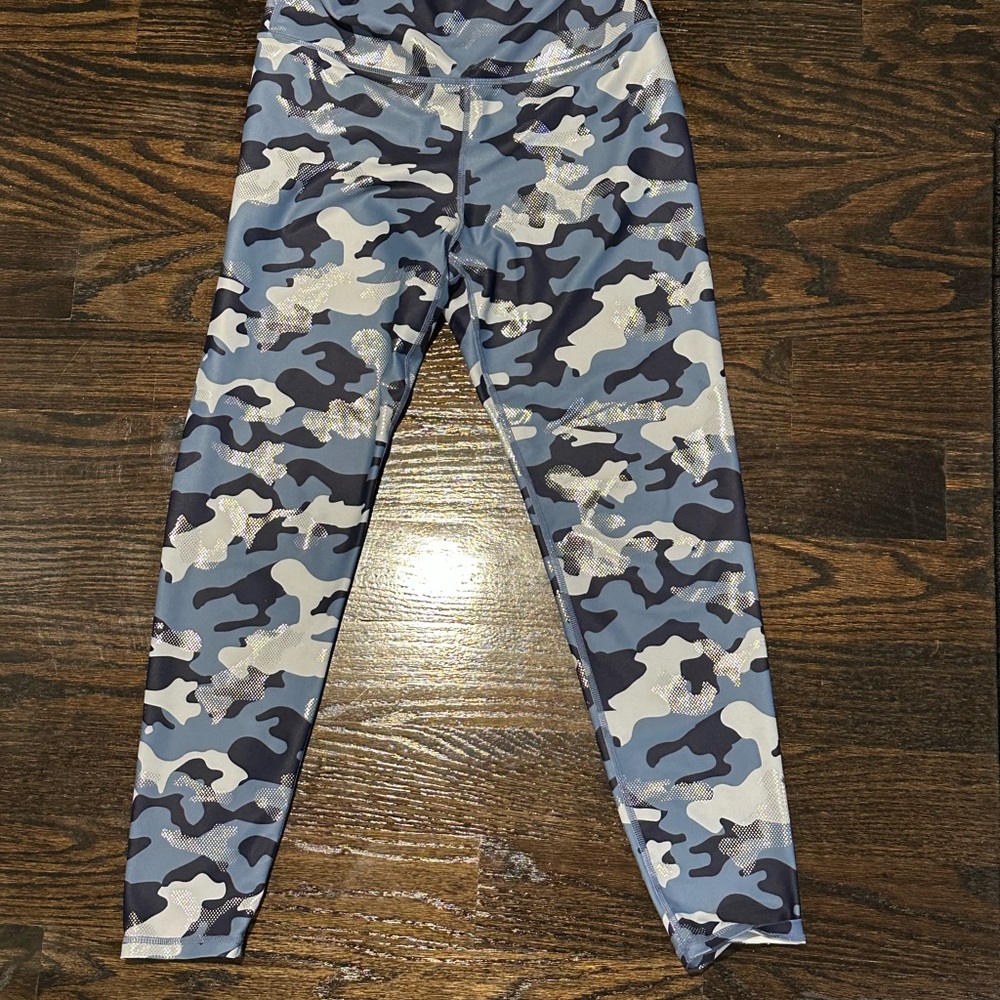 Aqua by Bloomingdale’s Athletic Camouflage Leggings - Picture 6 of 7